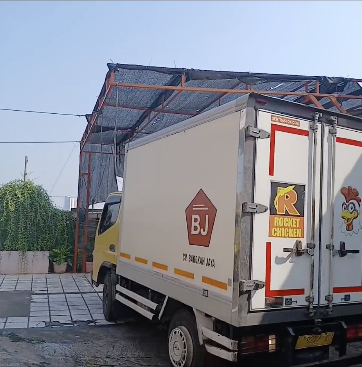 [Gambar Armada Pengiriman]